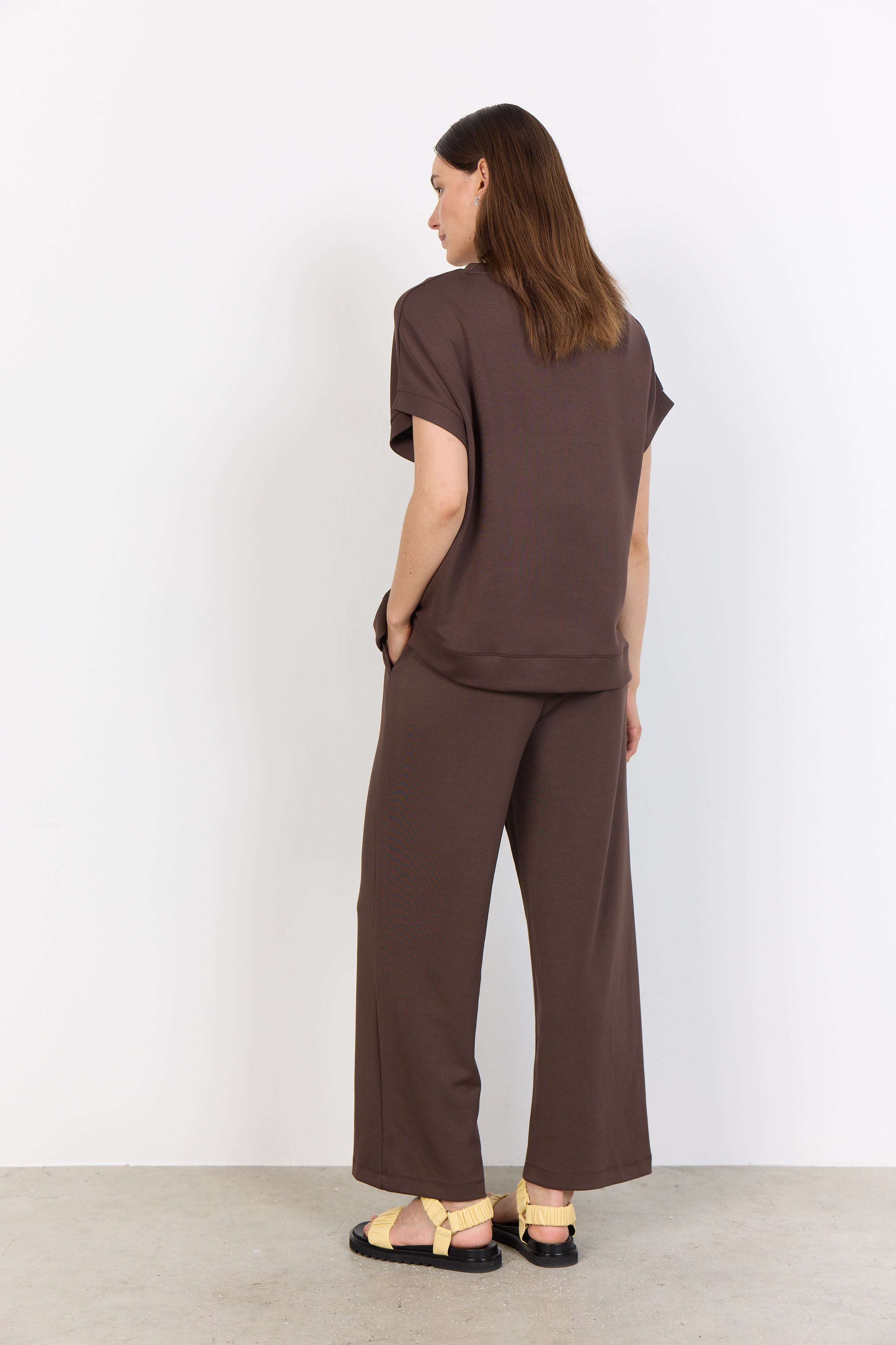 Banu Top - Chocolate