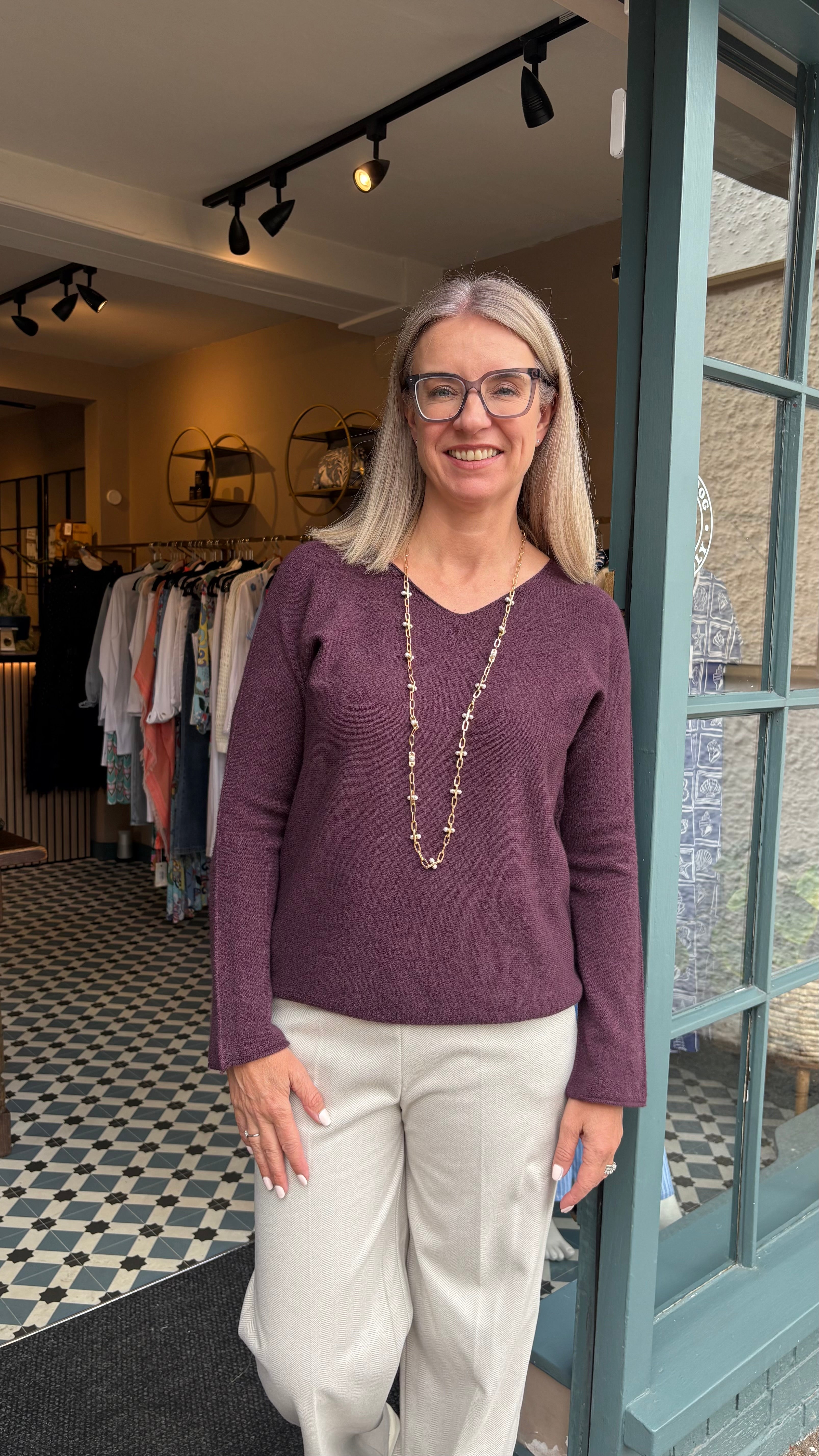 V-Neck Jumper - Mulberry