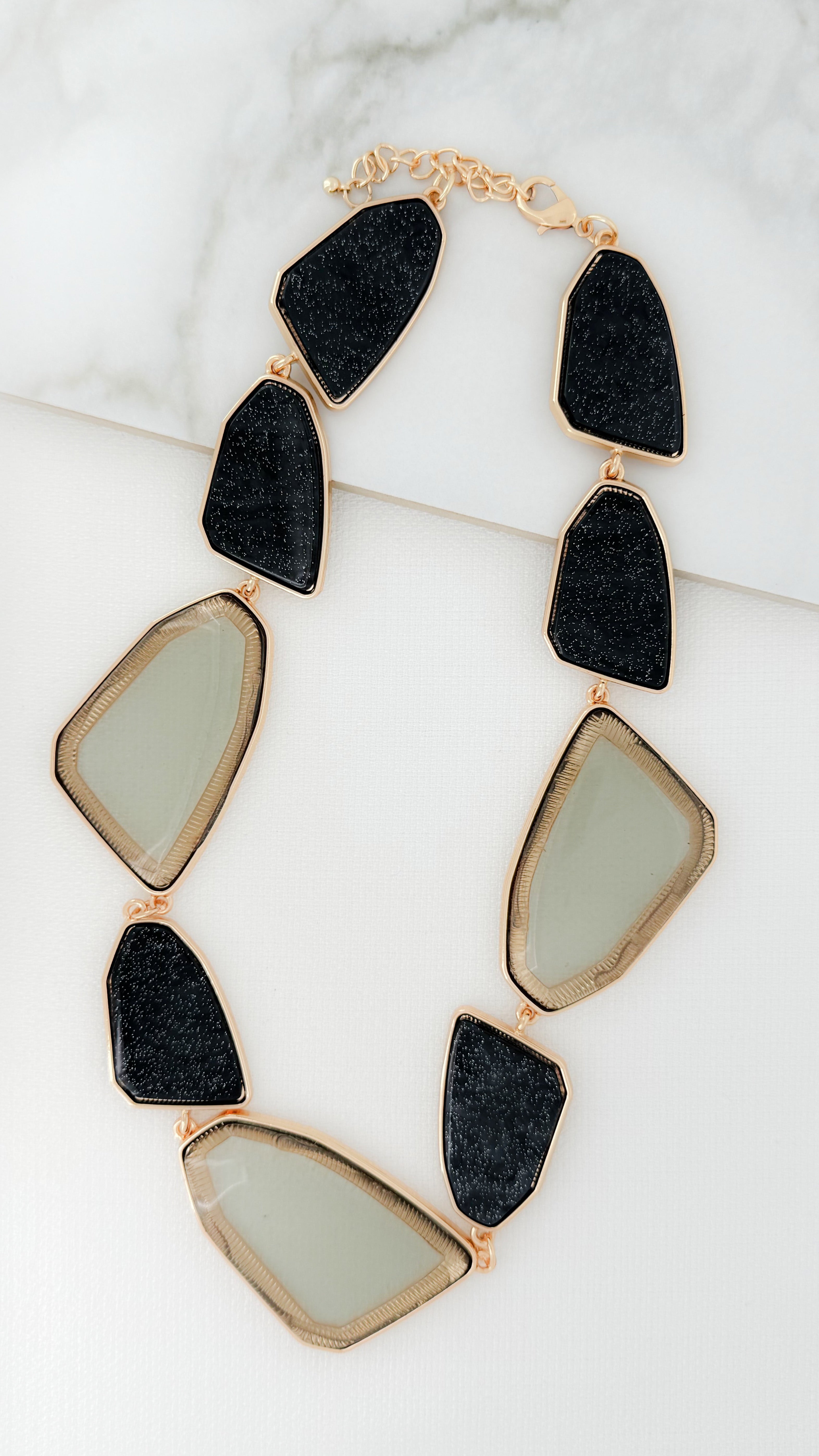 Short Opaque Necklace - Gold/black