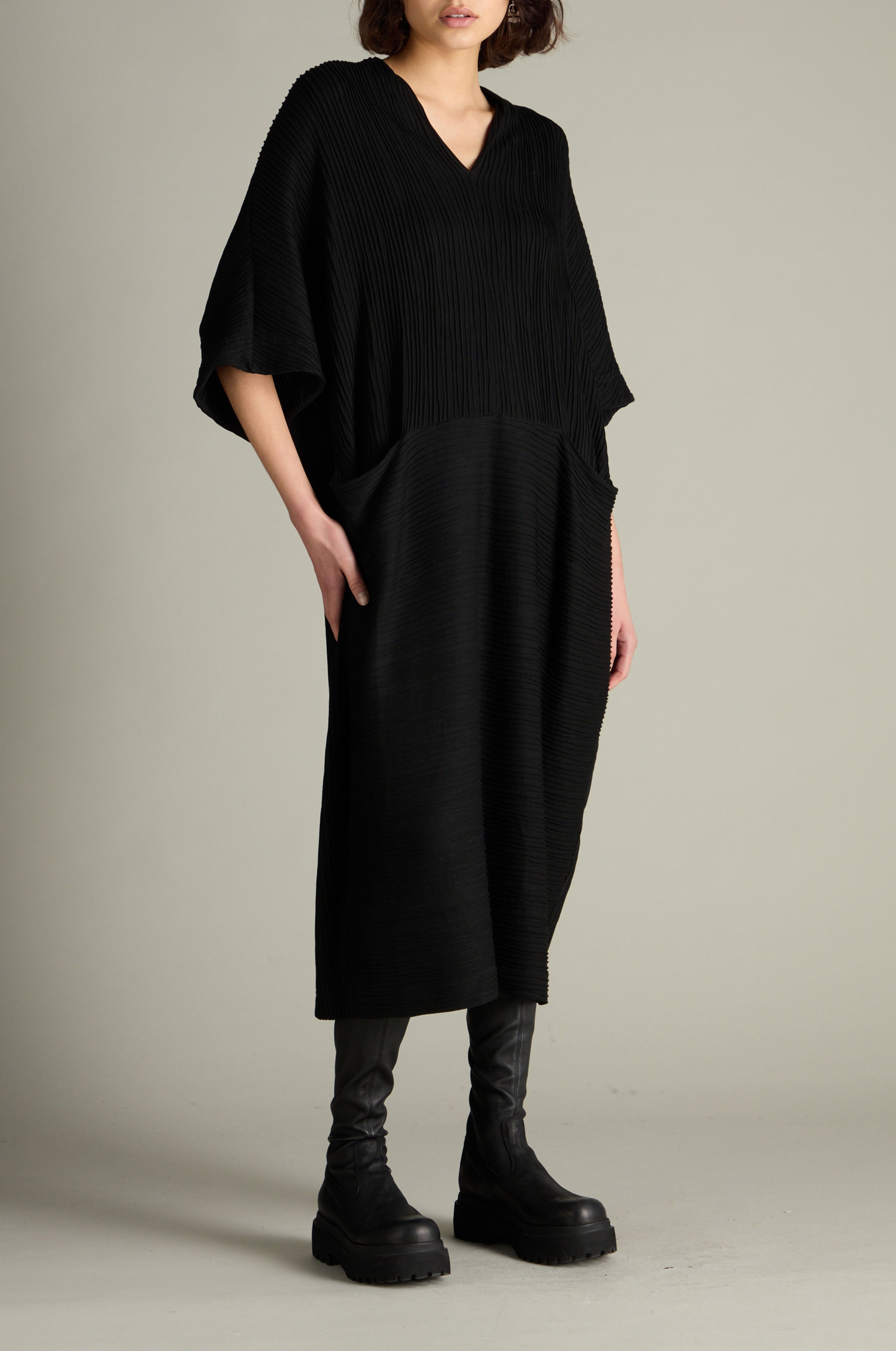 Wave Jersey Dress - Black