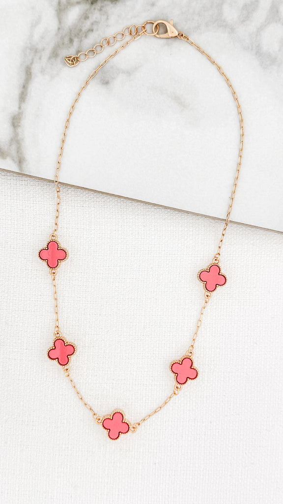 Short Clover Necklace in Pink
