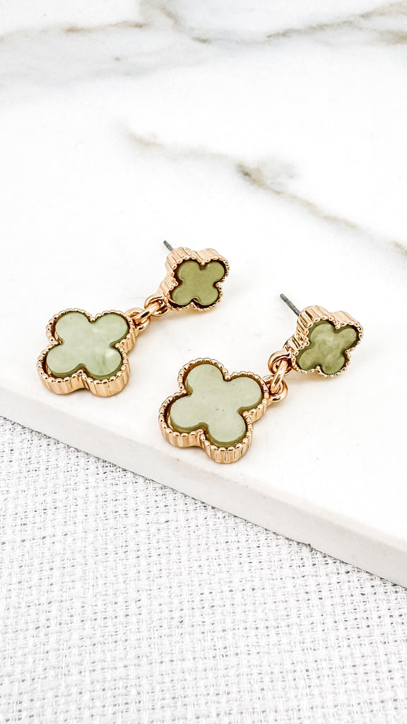 Double Clover Earrings in Gold and Pistachio