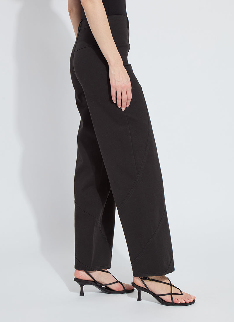 Amabel Seamed Barrel Jeans - Black