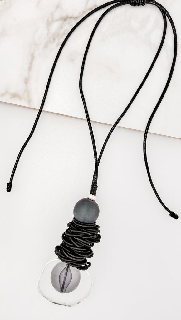 Rope Glass Pendant Necklace in Black