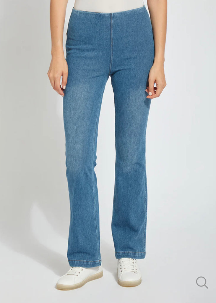 Baby Bootcut Jeans in Mid Wash