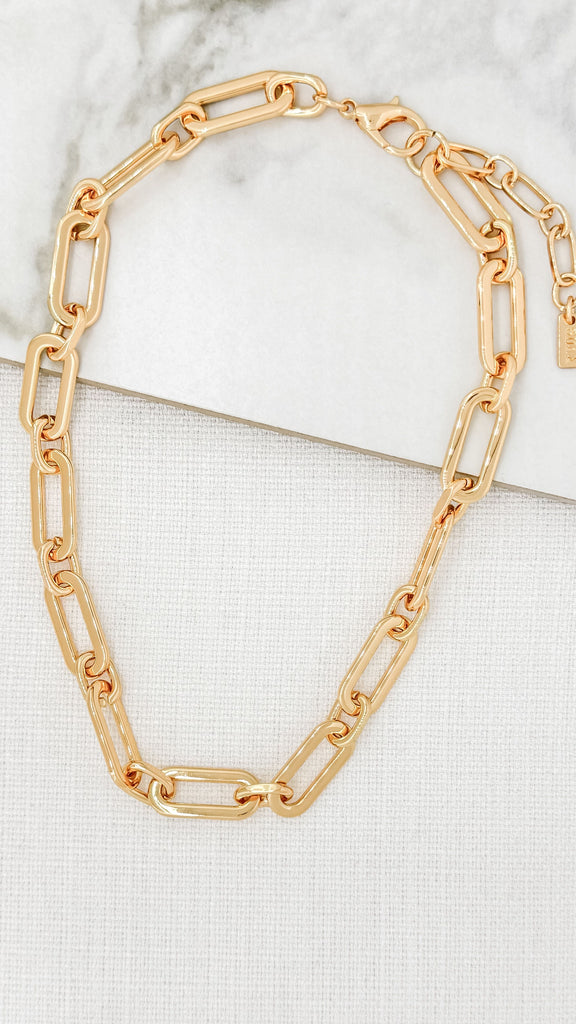 Short Chunky Chain Necklace in Gold