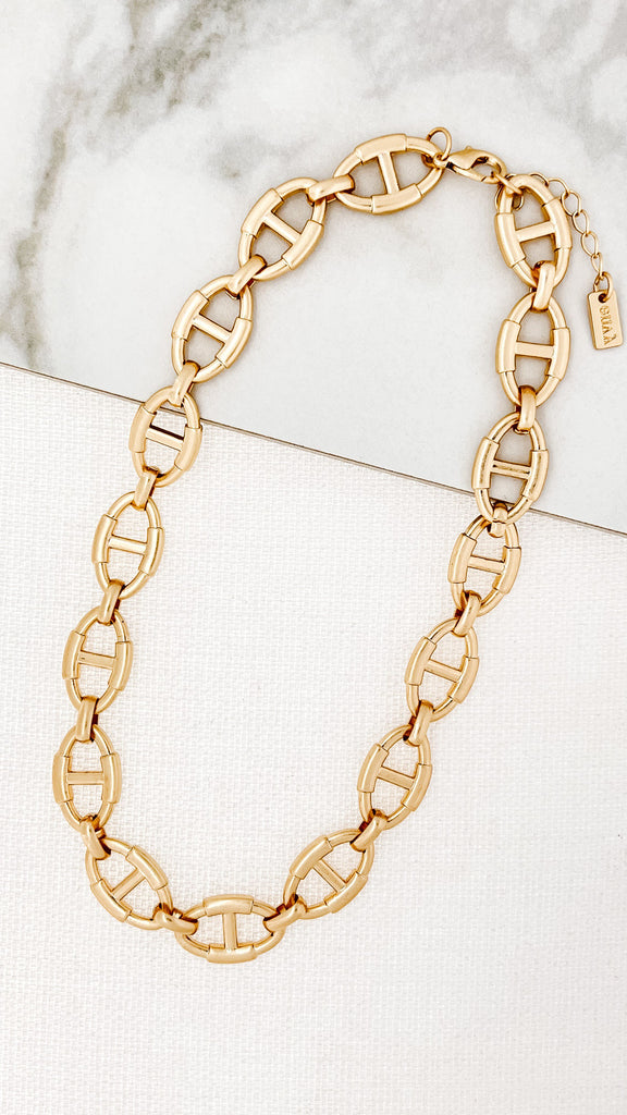 Oval Necklace in Gold